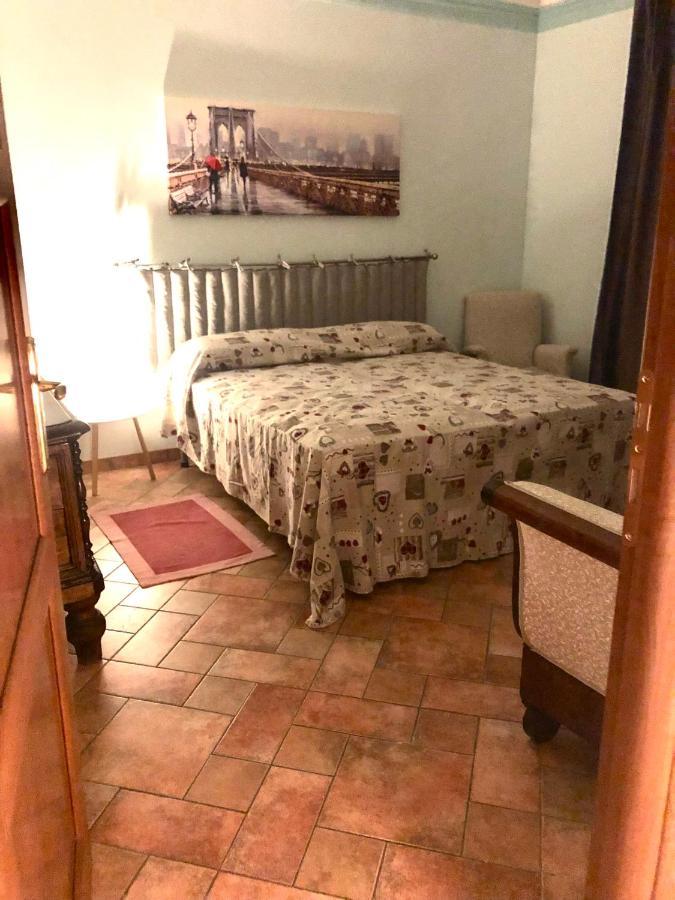 Camera Matrimoniale Privata Con Bagno Interno แวร์เชลลี ภายนอก รูปภาพ