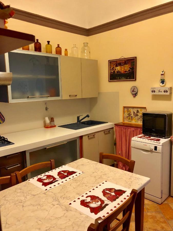 Camera Matrimoniale Privata Con Bagno Interno แวร์เชลลี ภายนอก รูปภาพ