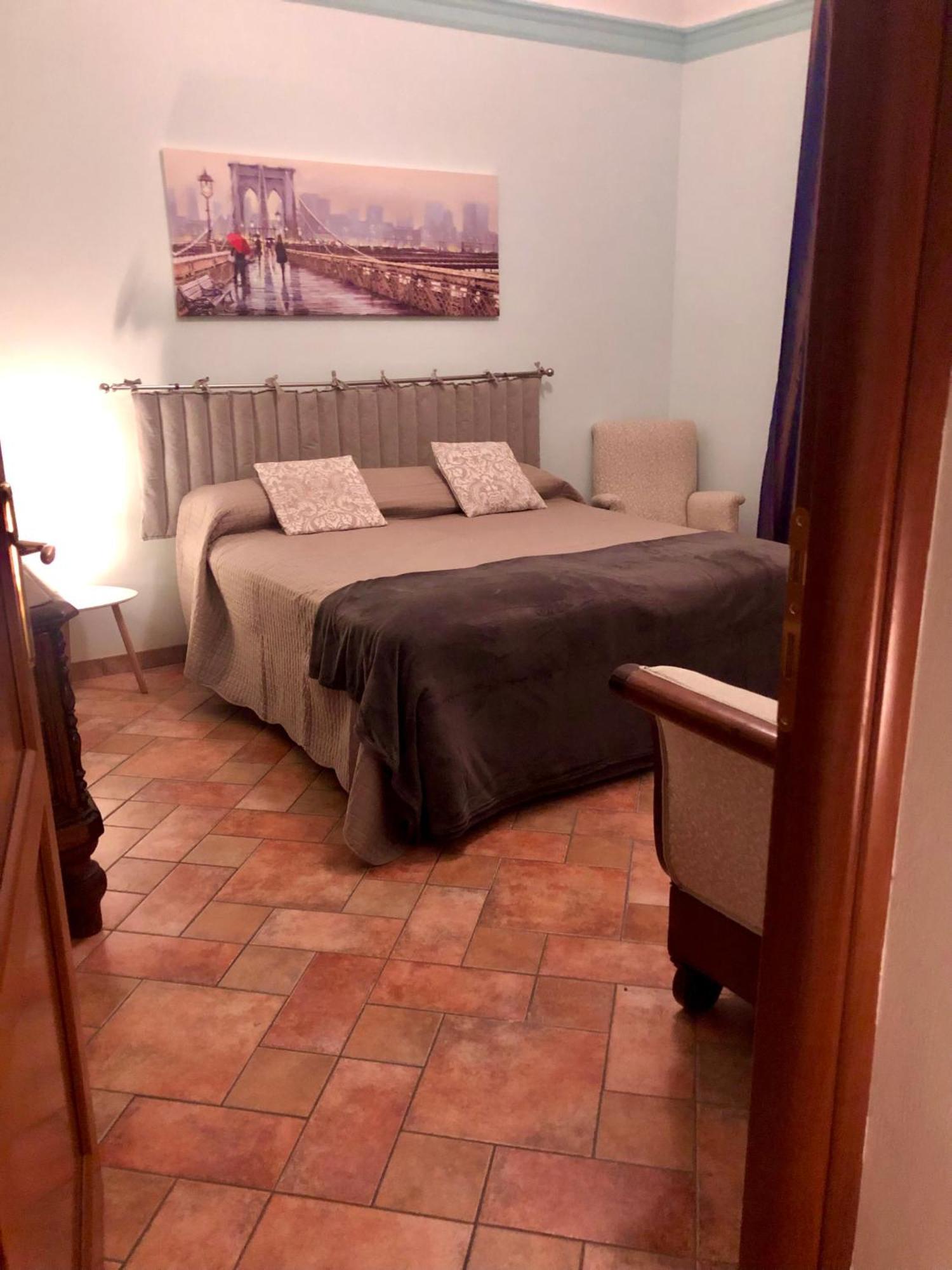 Camera Matrimoniale Privata Con Bagno Interno แวร์เชลลี ภายนอก รูปภาพ